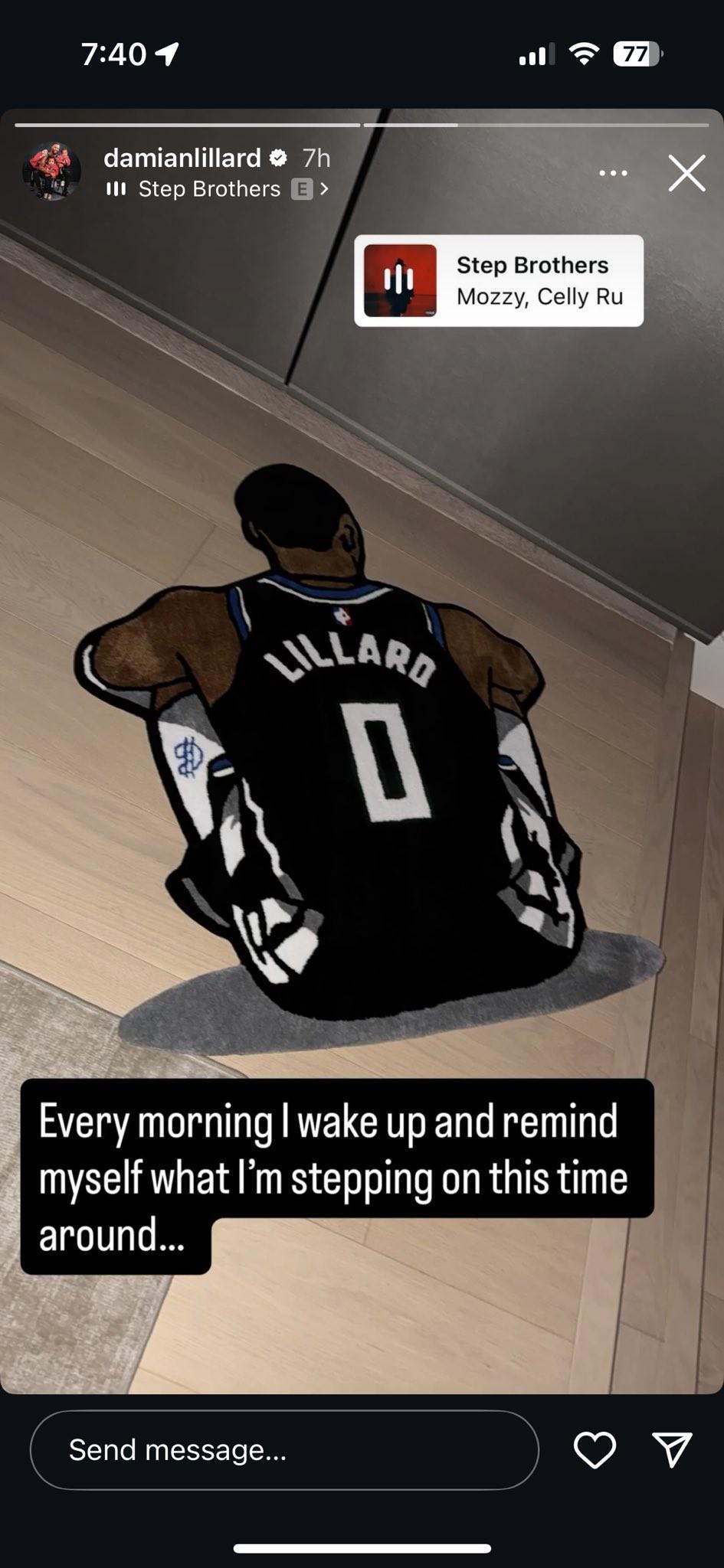 九游官网主页-激励并警醒自己，利拉德将跟腱受伤的画面印在自家地毯上