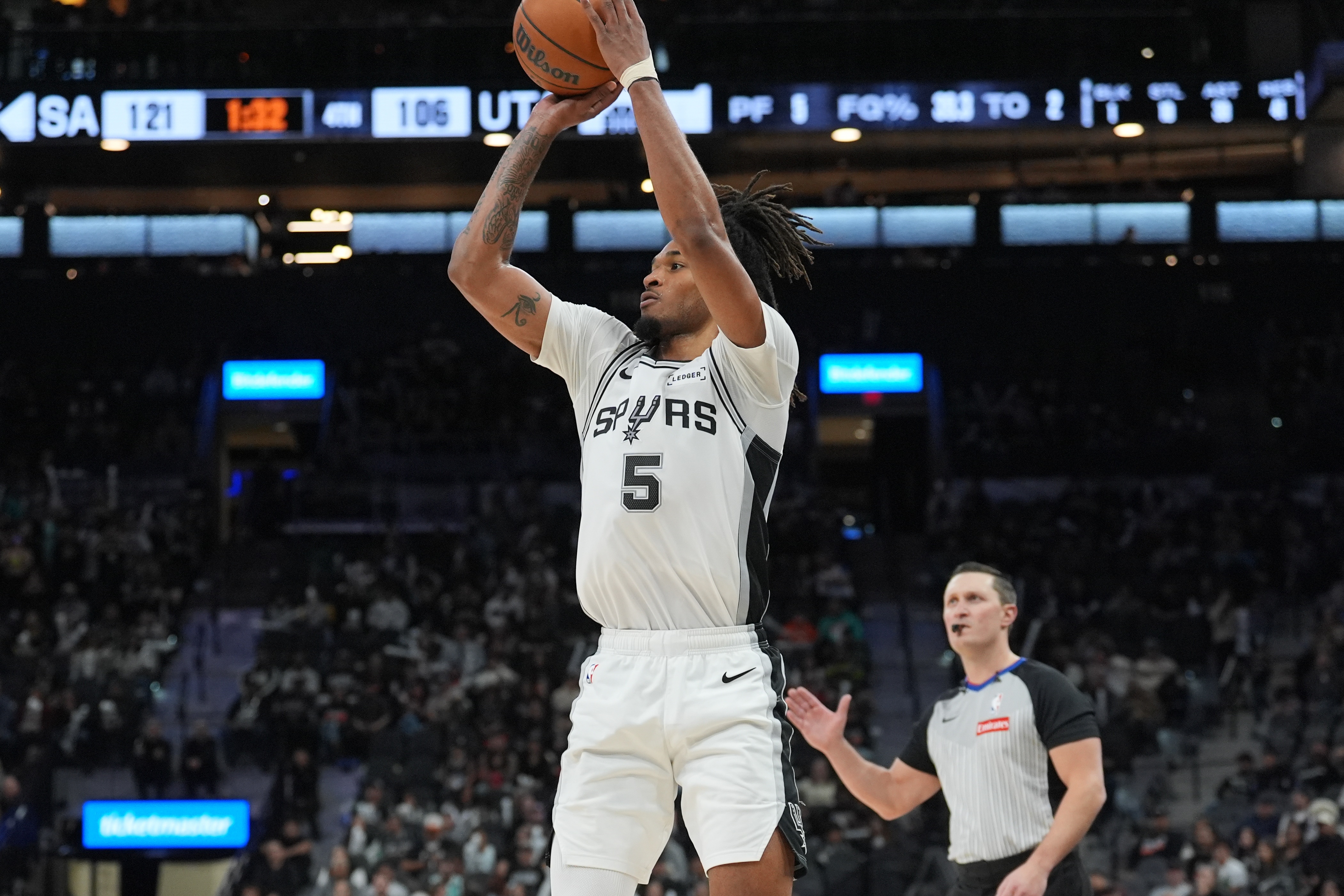 九游官方平台-身手全能！卡斯尔13中8拿到18分7板6助3断 正负值+27最高